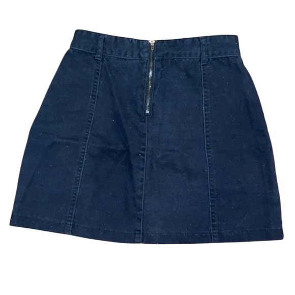 Forever 21 Plain Black Corduroy Lace Up Skater Skirt Womens Size Small - Picture 2 of 3